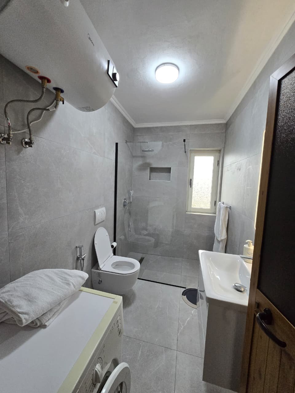 WhatsApp Image 2025-09-06 at 21.04.50 (1)